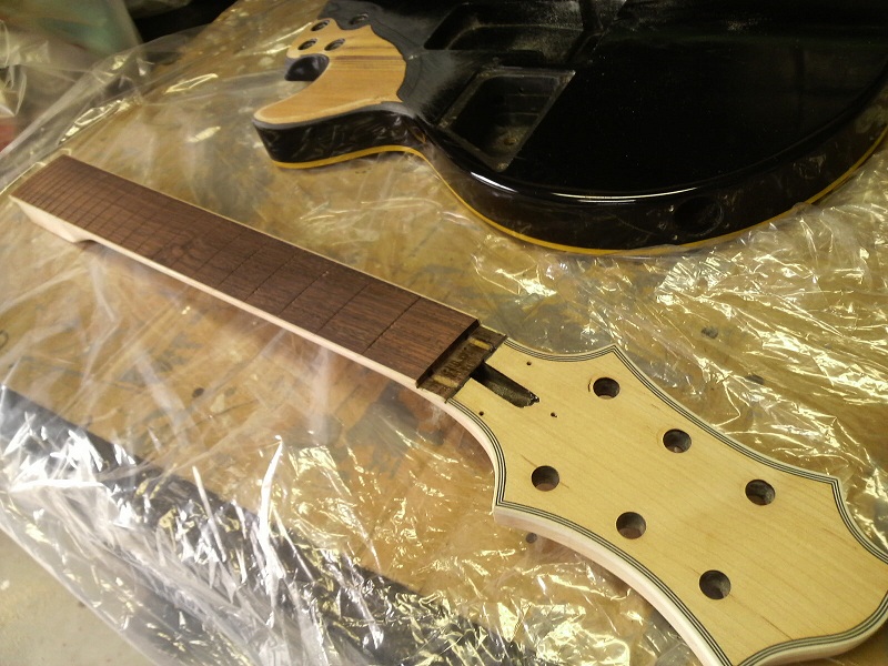 ジャンクギター（GrassRoots）改造記【2】ネック塗装: 波瀾万丈
